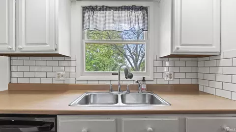 100 Southland Ct, Waterloo, IN 46793 photo 7
