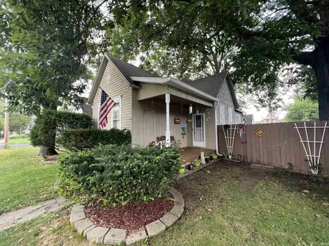 461 S 20th St, Terre Haute, IN 47803