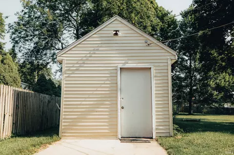 515 E Waverly Ave, Goshen, IN 46526 photo 9