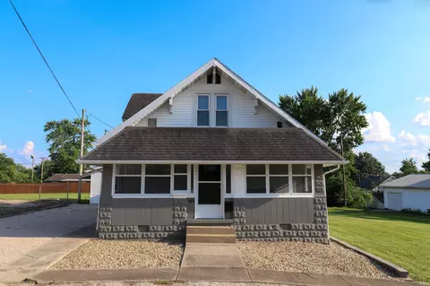 518 W Columbia St, Oakland City, IN 47660