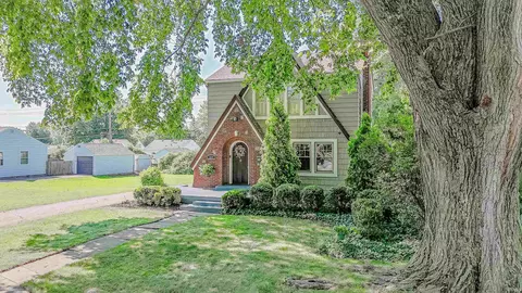 1829 Purdue Dr, Fort Wayne, IN 46808