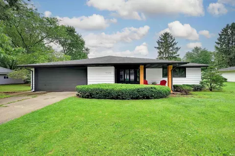 17370 Parker Dr, South Bend, IN 46635