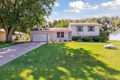 22148 Hanover Dr, Bristol, IN 46507