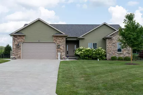 3900 S Elaine Dr, Warsaw, IN 46580