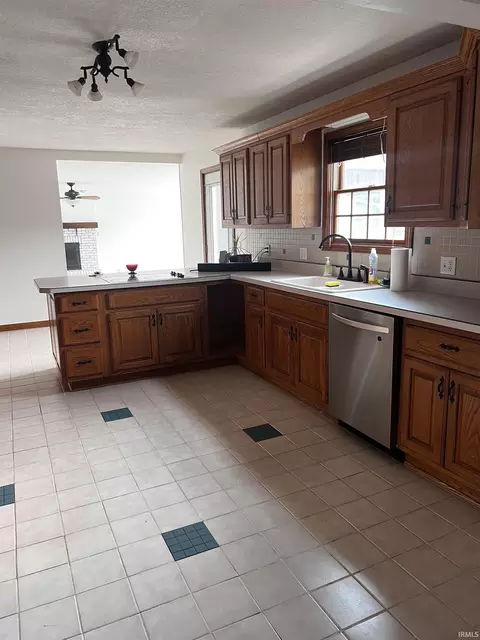 7378 S Brookside Dr, Hamilton, IN 46742 photo 8