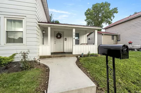114 N Poplar St, Lagrange, IN 46761 photo 2