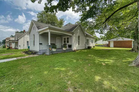 817 N Third St, Boonville, IN 47601