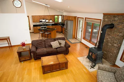 2332 E Plateau Pl, Bloomington, IN 47401 photo 5