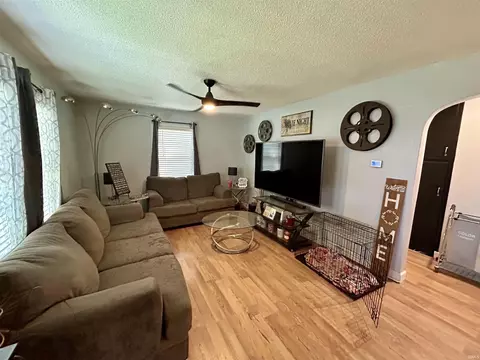 424 E Silver St, Bluffton, IN 46714 photo 5