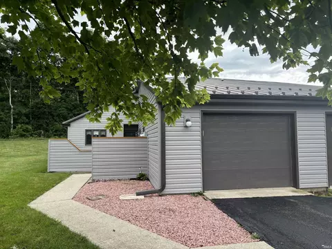 26 Woodspoint Cir, North Manchester, IN 46962