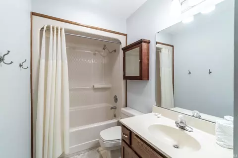 213 Apple Tree Ln, Wakarusa, IN 46573 photo 19
