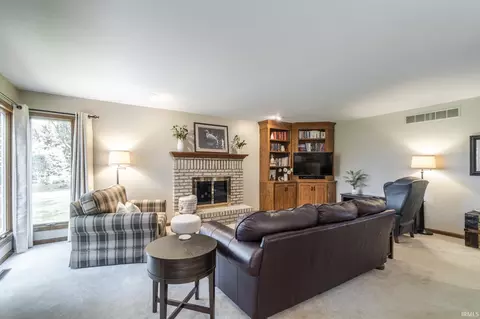 213 Apple Tree Ln, Wakarusa, IN 46573 photo 11