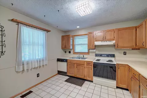 2354 E Winding Brook Cir, Bloomington, IN 47401 photo 9