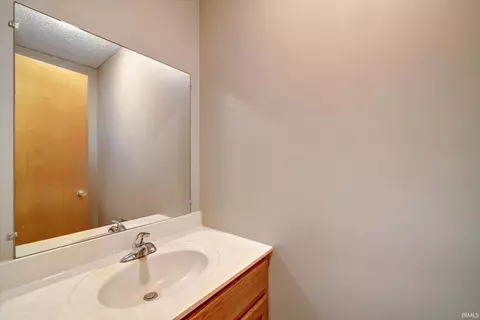 2354 E Winding Brook Cir, Bloomington, IN 47401 photo 8