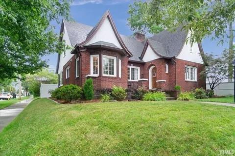 716 Jackson St, Jasper, IN 47546 photo 1