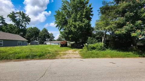 724 E Beech St, Sullivan, IN 47882 photo 1