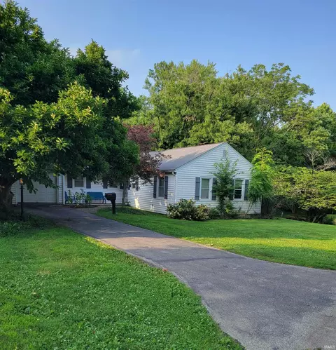 658 Elmwood Dr, Frankfort, IN 46041