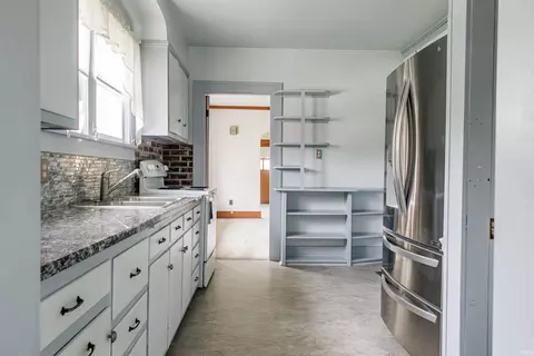 480 S Wayne St, Waterloo, IN 46793 photo 6