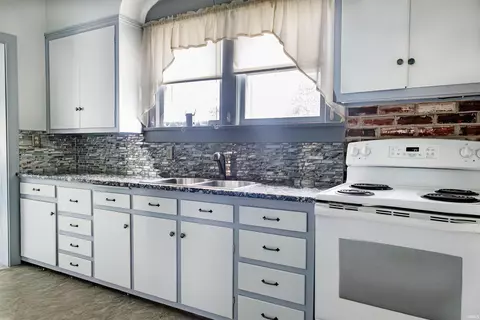 480 S Wayne St, Waterloo, IN 46793 photo 7