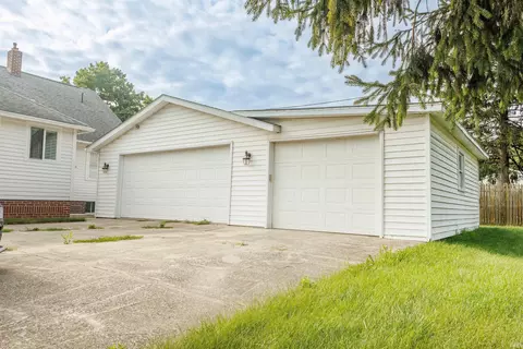 480 S Wayne St, Waterloo, IN 46793 photo 4