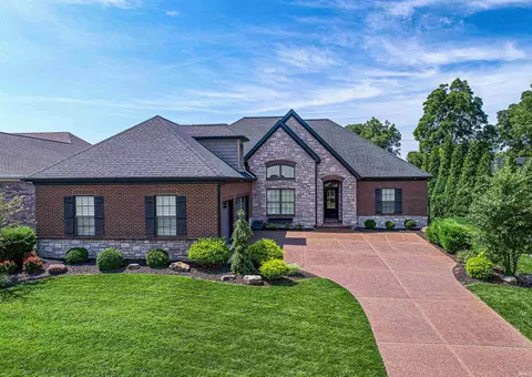 1201 Ladbrooke Dr, Evansville, IN 47725