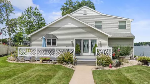 684 Lakeside Dr, Rome City, IN 46784