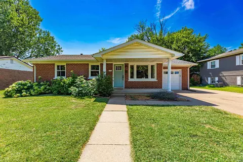1063 S Spring St, Evansville, IN 47714