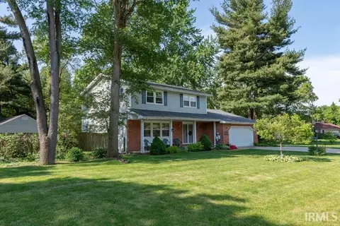 16922 Colony Dr, South Bend, IN 46635