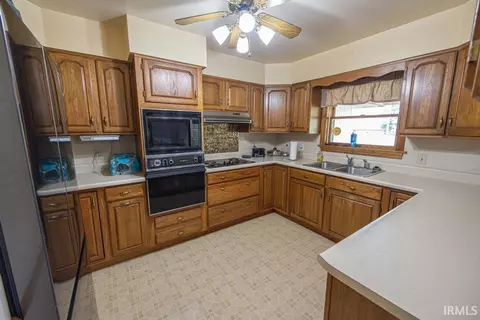 212 E 23rd St, Ferdinand, IN 47532 photo 2