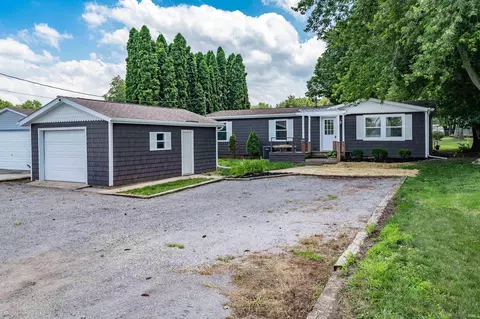 63 Ems T16 Ln, Leesburg, IN 46538