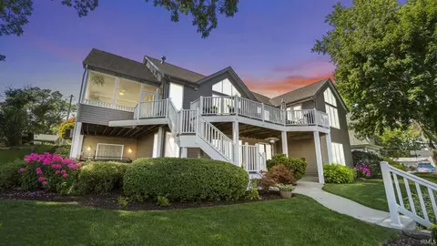 1040 Lane 800 Snow Lk, Fremont, IN 46737