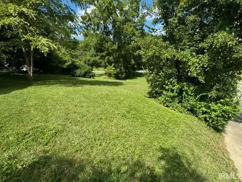 1394 W 8th St, Bloomington, IN 47404