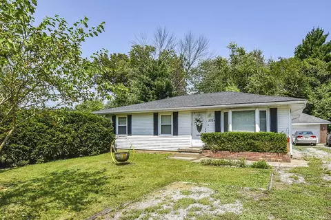 2724 S Villa Dr, Evansville, IN 47714
