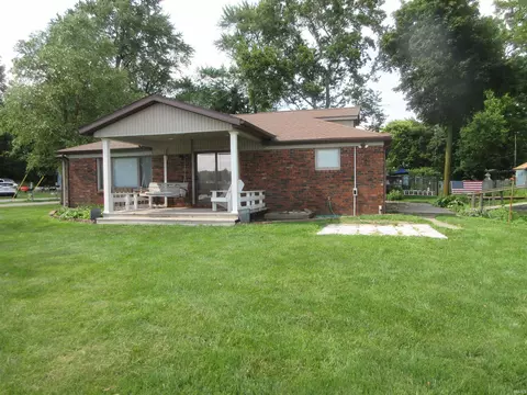 6555 W Grimme Ln, Claypool, IN 46510
