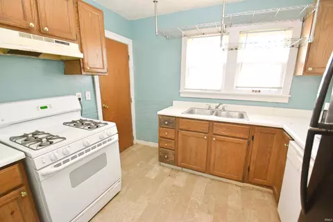 805 Eckman St, South Bend, IN 46614 photo 6