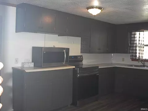 111 Beech St, Butler, IN 46721 photo 4