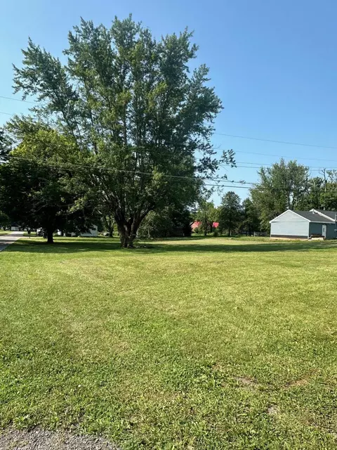 2017 E Wabash Ave, Muncie, IN 47303 photo 3