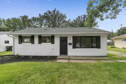 6030 Southcrest Rd, Fort Wayne, IN 46816