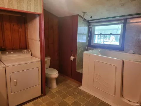 907 N Jackson St, Bloomington, IN 47404 photo 17