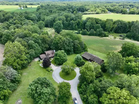 6713 Cedar Ln, Garrett, IN 46738