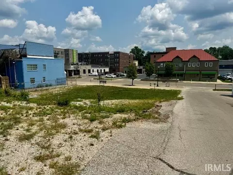 424 S Walnut St, Bloomington, IN 47401 photo 2