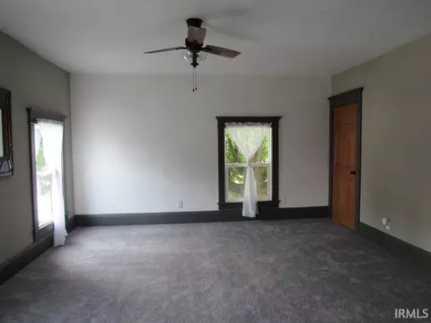 109 E Wayne St, Lagrange, IN 46761 photo 9