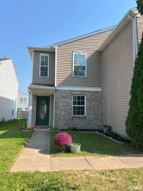 10752 Grace Dr, Ingalls, IN 46048