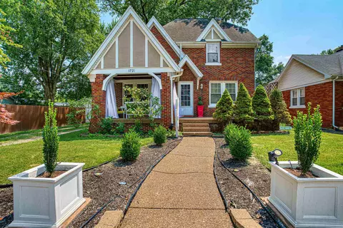 1721 Bayard Park, Evansville, IN 47714