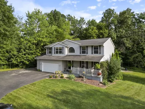 2311 W Woodland Hills Dr S, Warsaw, IN 46580