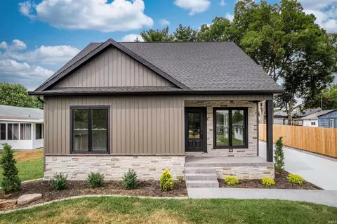404 E Clark St, Owensville, IN 47665