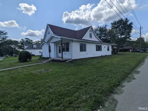 727 W Chestnut St, Hartford City, IN 47348