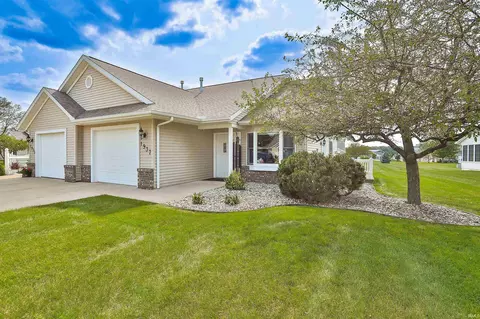 1937 Grey Wolf Ct, Warsaw, IN 46582