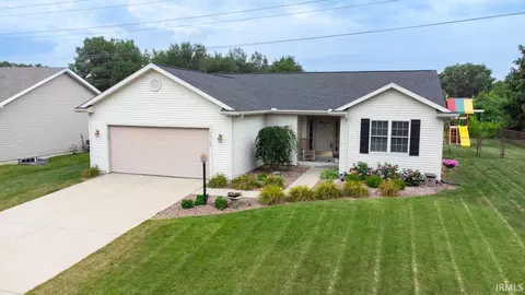 23164 S Oakleaf Dr, Elkhart, IN 46514