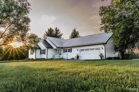 21821 New Rd, Lakeville, IN 46536